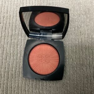 Chanel limited edition blush in peaches rose